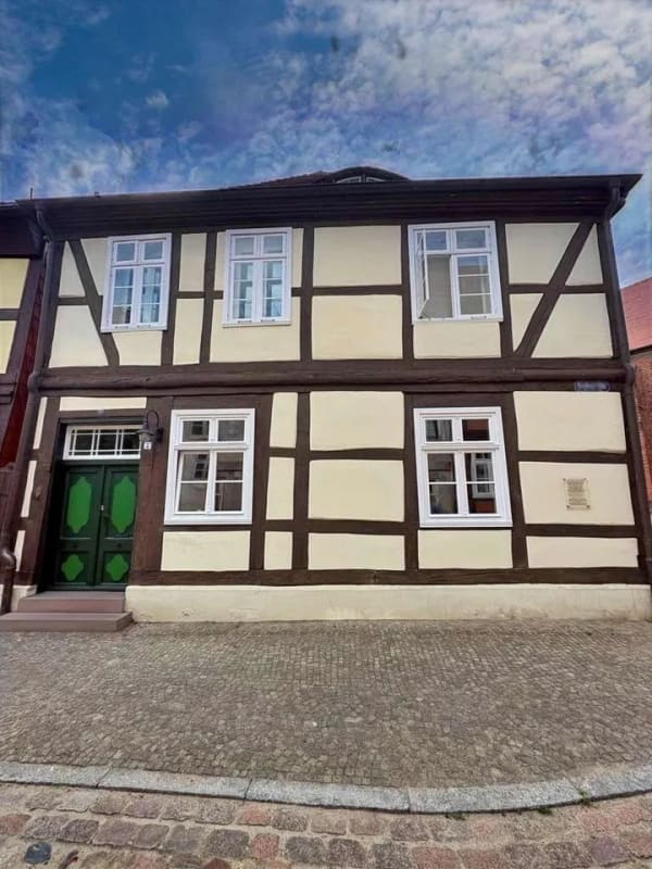 Immobilie in Lenzen (Elbe) - Vermietetes Denkmal - 2FH: Top-Invest! - Bild 2