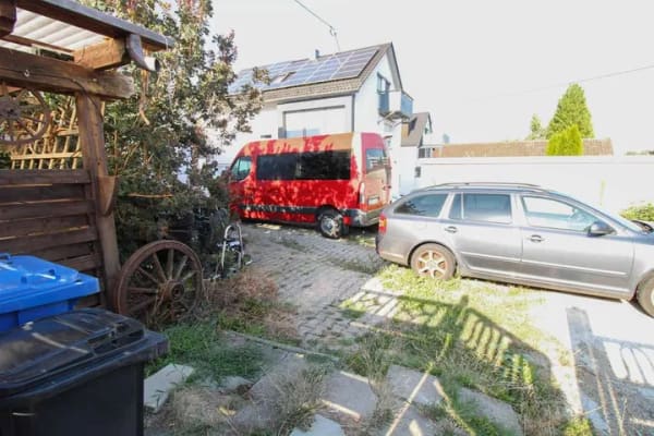 Immobilie in Illerkirchberg - Laufend instand gehaltenes Dreifamilienhaus mit großzügigem Grundstück in Illerkirchberg - Bild 2