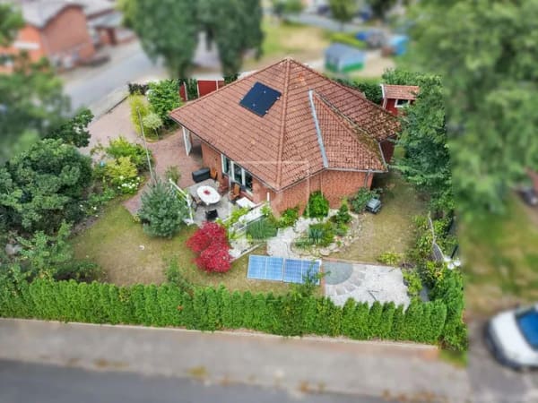 Immobilie in Reher - Besonderes Immobilienangebot – Ehemaliges Bankgebäude als moderner Bungalow in Reher! - Bild 1