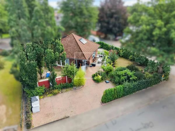 Immobilie in Reher - Besonderes Immobilienangebot – Ehemaliges Bankgebäude als moderner Bungalow in Reher! - Bild 2