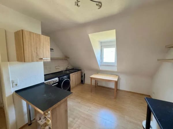 Immobilie in Kaiserslautern - KL-Ost: Eigentumswohnung mit 2 Zimmern, Küche, Bad und Garage - Bild 2