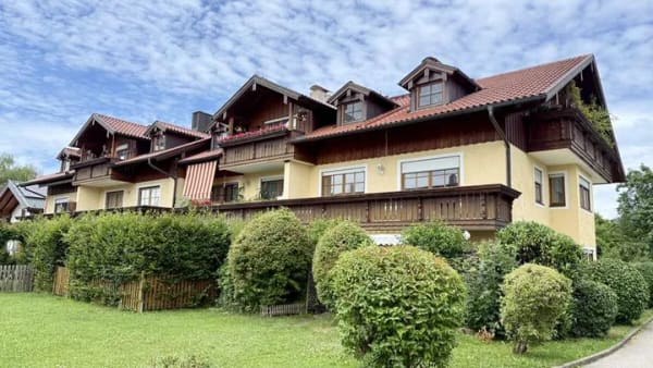 Immobilie in Bruckmühl - Attraktive 3-Zimmer-Wohnung im 1. Obergeschoss in ruhiger Lage von Bruckmühl/Hinrichssegen - Bild 1