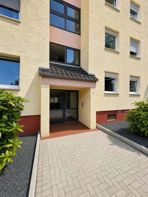 Immobilie in Geilenkirchen - Eigennutz oder Kapitalanlage: 
Gepflegte Eigentumswohnung mit Loggia und Stellplatz in Geilenkirche - Bild 1