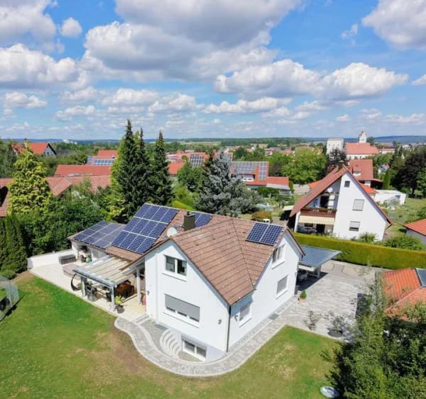 Immobilie in Mödingen - Provisionsfreies Einfamilienhaus in Wittislingen: 2.190m² Traumgrund, Außenpool, Whirlpool & Sauna - Bild 0