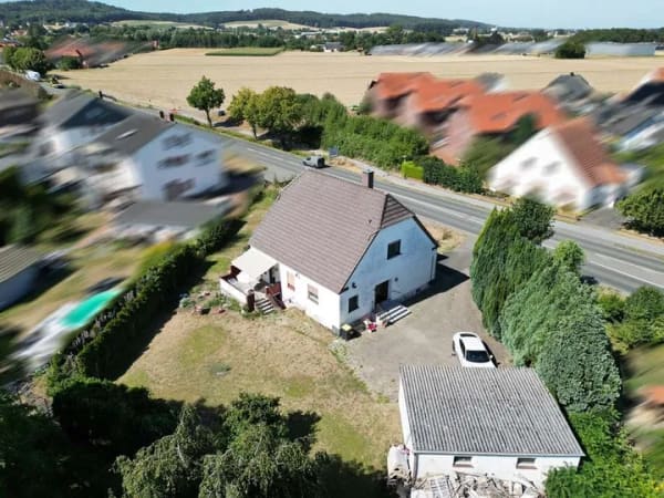 Immobilie in Preußisch Oldendorf - Sanierungsbedürftiges Einfamilienhaus mit Potenzial in Bad Holzhausen - Bild 2