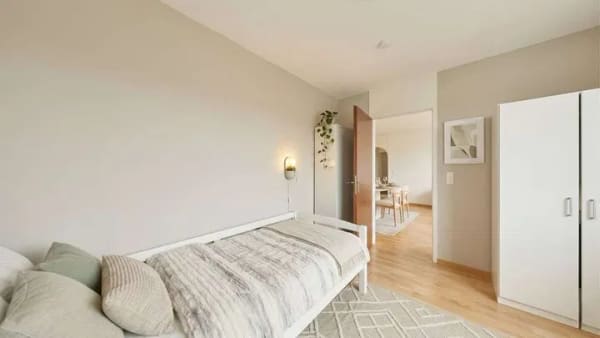Immobilie in Taufkirchen - Großzügig wohnen in Taufkirchen – 4 Zimmer, ca. 103 m² und zwei Balkone - Bild 1