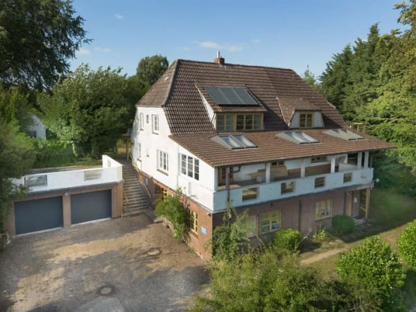 Immobilie in Dersau - Vielseitiges Zweifamilienhaus mit Panoramablick in Seenähe - Bild 0