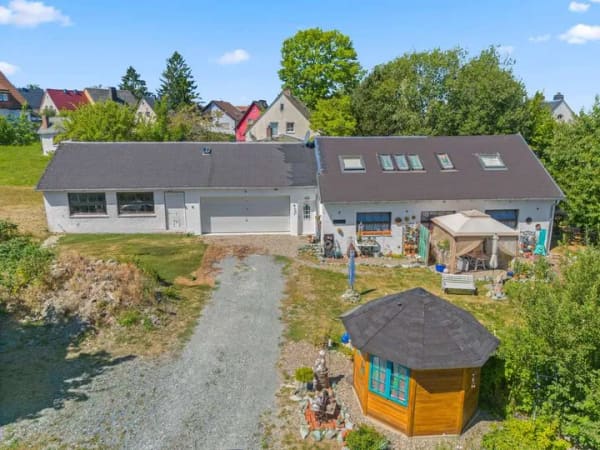 Immobilie in Zell im Fichtelgebirge - Charmantes Haus in Zell! 1.923 m² Traumgrundstück mit genehmigtem Ausbaupotenzial - Bild 3