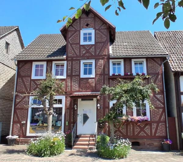Immobilie in Bad Zwesten - Viel Platz für den Alltag in diesem Einfamilienhaus in Bad Zwesten - Bild 1
