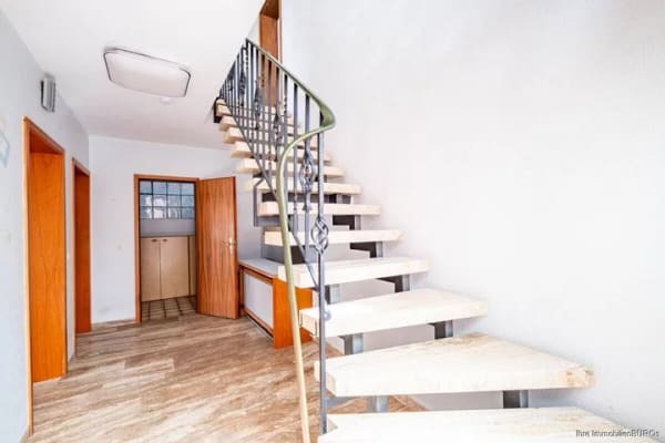 Immobilie in Offenbach an der Queich - Großzügiges Wohnhaus in Hofbauweise mit Innenhof, Garagen und Garten und viel Potential - Bild 1