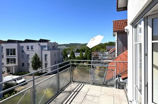Immobilie in Bönnigheim - Sonnige 2,5-Zi.-Dachgeschosswohnung mit Südbalkon und TG-Stellplatz in begehrter Wohnlage! - Bild 0
