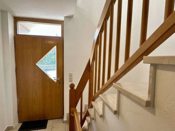 Immobilie in Tegernheim - Schöne 3-Zimmer-Dachgeschoßwohnung - Bild 2