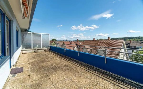 Immobilie in Villingen-Schwenningen - Schöne 1,5-Zimmer-Wohnung mit Aufzug und traumhafter Dachterrasse in zentrumsnaher Lage - Bild 4