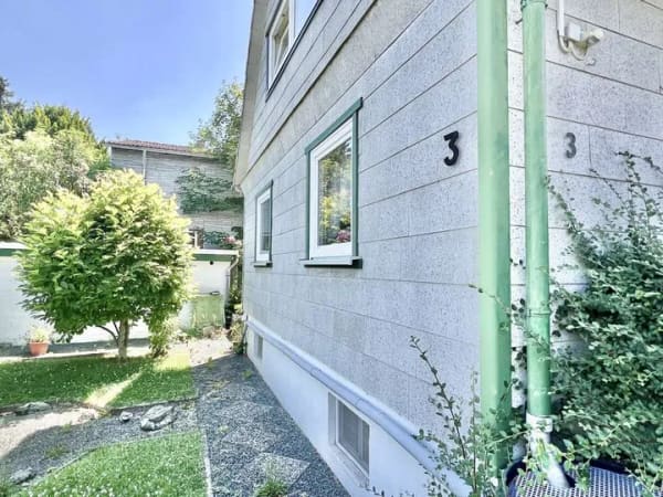 Immobilie in Bad Harzburg - Viel Platz, viele Möglichkeiten Ein-/Zweifamilienhaus mit 3 Garagen & Dachterrasse - Bild 3