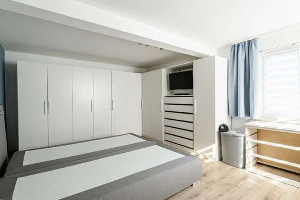 Immobilie in Biebrich - ***Schöne Räume für Träume: großes Anwesen mit Herz und Potenzial*** - Bild 4