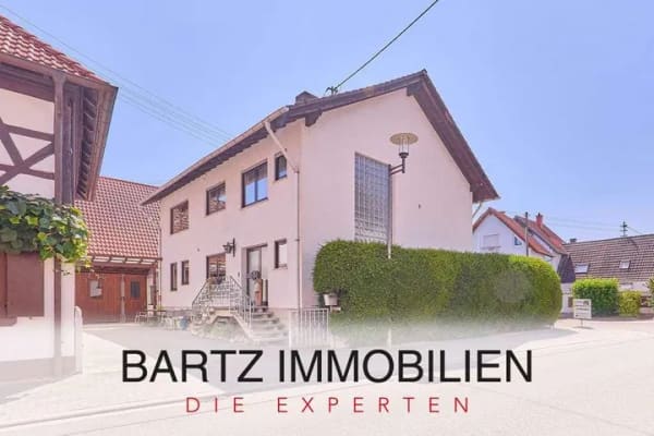 Immobilie in Altdorf - Großzügiges Wohnanwesen mit weitläufigem Innenhof, vielseitiger Scheune & Einliegerwohnung - Bild 0