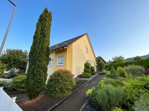 Immobilie in Ruppertsweiler - Gepflegte Doppelhaushälfte mit schön angelegtem Garten in ruhiger Wohnlage - Bild 0