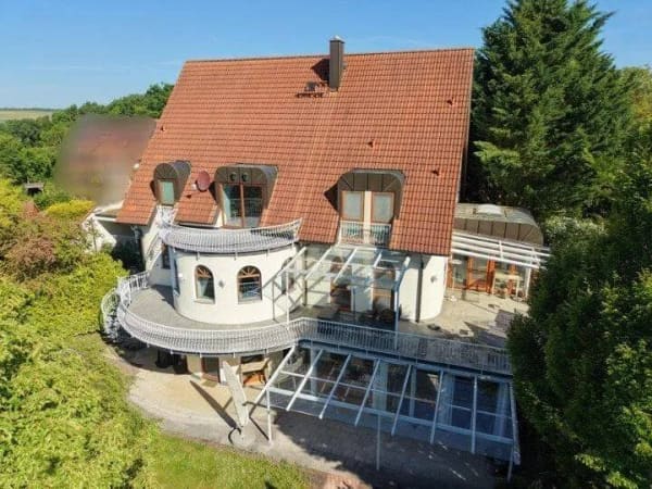 Immobilie in Werneck - Exklusives Wohnen für höchste Ansprüche! - Bild 2