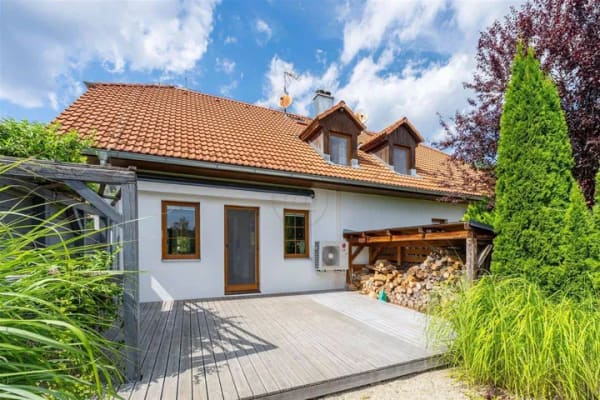 Immobilie in Sehlde - Reihenhaus mit 4 Zimmern, Terrasse und Garten - Prední Výton - Bild 0