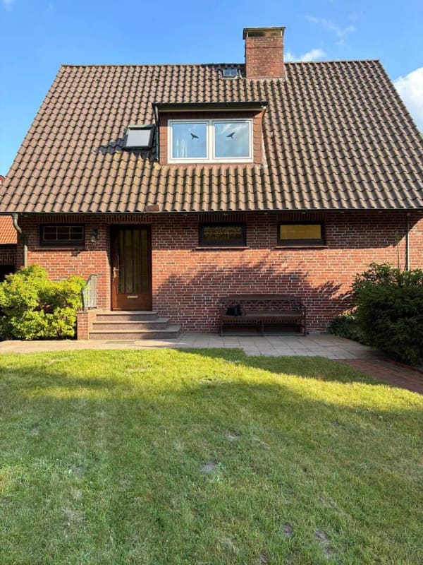 Immobilie in Undeloh - Haus mit Keller und Garage auf einem großen Grundstück - Bild 0