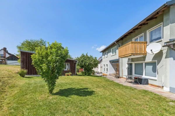 Immobilie in Gefrees - Teilsaniertes Zweifamilienhaus in Ortsrandlage - Bild 3