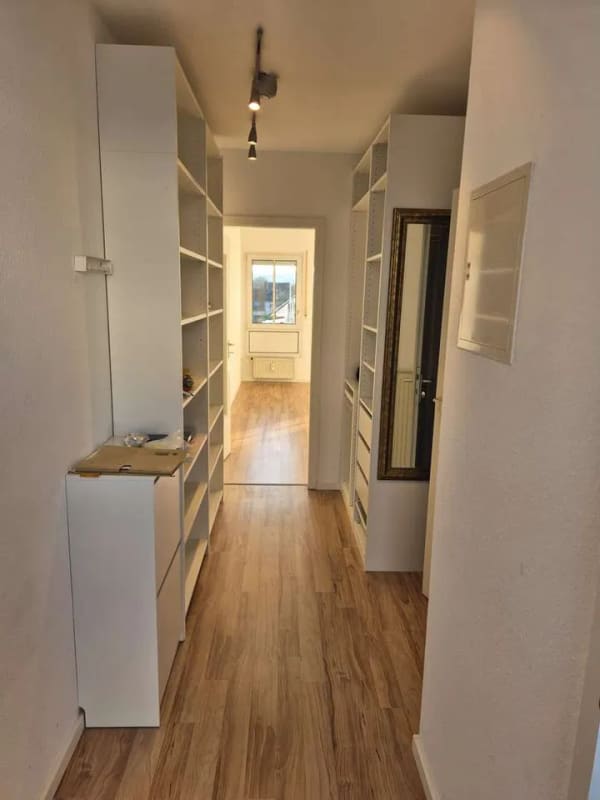 Immobilie in Liederbach - Moderne und gemütliche 1-Zimmer-Wohnung mit Sonnenbalkon, Einbauküche und neuem Bad in Liederbach - Bild 2