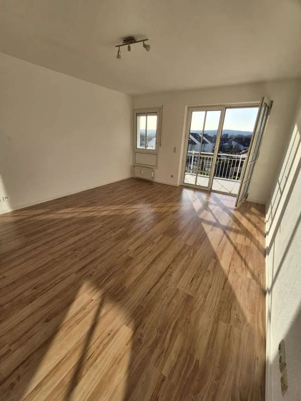Immobilie in Liederbach - Moderne und gemütliche 1-Zimmer-Wohnung mit Sonnenbalkon, Einbauküche und neuem Bad in Liederbach - Bild 4