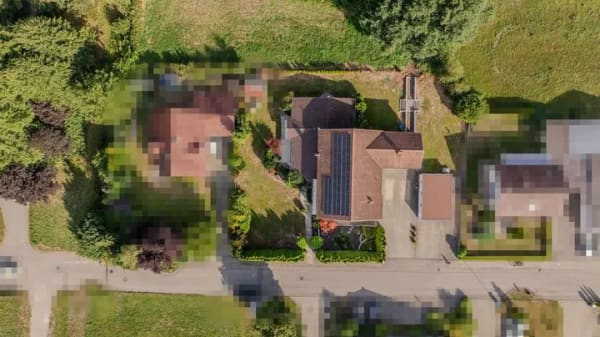 Immobilie in Burgrieden - Exklusives Anwesen mit viel Privatsphäre - Großzügigkeit und Nutzungsmöglichkeiten
 - Bild 3