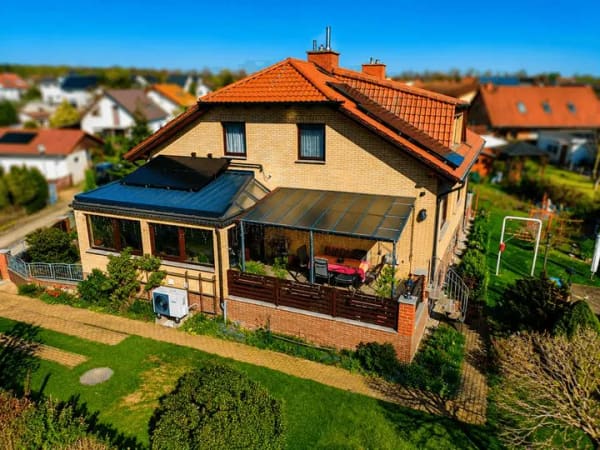 Immobilie in Doberschütz - Wohnen mit vielen Möglichkeiten – Einliegerwohnung, Wintergarten, Kamin & PV-Anlage - Bild 0
