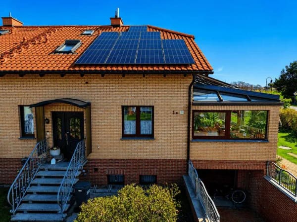 Immobilie in Doberschütz - Wohnen mit vielen Möglichkeiten – Einliegerwohnung, Wintergarten, Kamin & PV-Anlage - Bild 1