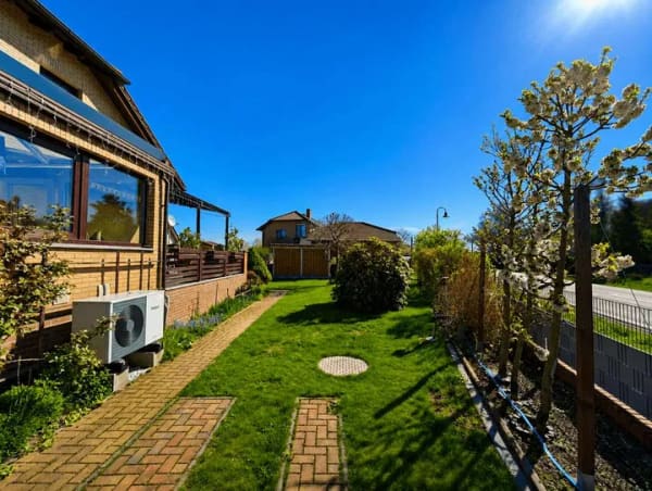 Immobilie in Doberschütz - Wohnen mit vielen Möglichkeiten – Einliegerwohnung, Wintergarten, Kamin & PV-Anlage - Bild 2