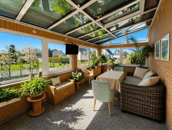 Immobilie in Doberschütz - Wohnen mit vielen Möglichkeiten – Einliegerwohnung, Wintergarten, Kamin & PV-Anlage - Bild 4