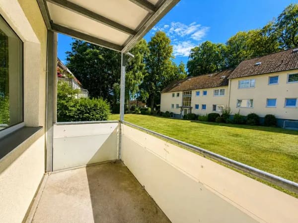 Immobilie in Bad Schwartau - 4-Zimmer Wohnung: Großräumige Raumaufteilung, naturnahe Lage! - Bild 2