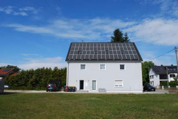 Immobilie in Schwabmünchen - Modernisiertes Mehrfamilienhaus mit 3 Wohnungen auf KfW75 Basis - Bild 0