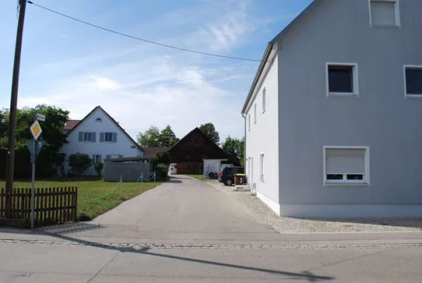 Immobilie in Schwabmünchen - Modernisiertes Mehrfamilienhaus mit 3 Wohnungen auf KfW75 Basis - Bild 2