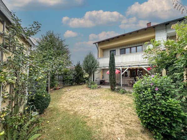 Immobilie in Eiselfing - Reiheneckhaus mit kleinem Grundstück und Garage - Bild 0