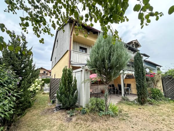 Immobilie in Eiselfing - Reiheneckhaus mit kleinem Grundstück und Garage - Bild 1
