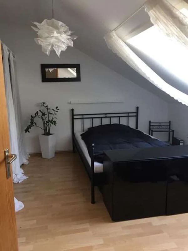 Immobilie in Zell am Main - Kompaktes Wohnglück: 2-Zimmer-Dachgeschosswohnung in Zell am Main - Bild 2