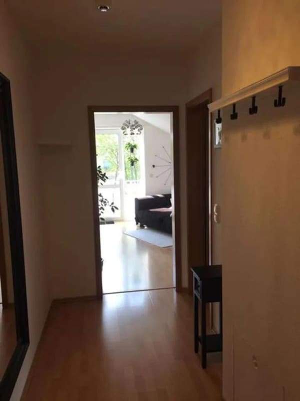 Immobilie in Zell am Main - Kompaktes Wohnglück: 2-Zimmer-Dachgeschosswohnung in Zell am Main - Bild 4