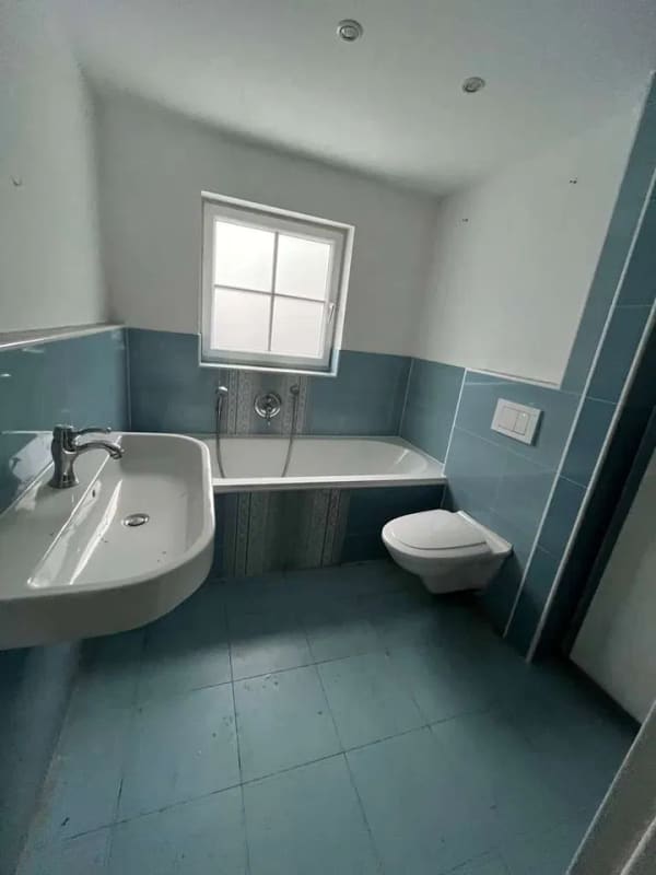Immobilie in Kirchseeon - teilweise ren.bed. 7 Zimmer EFH auf großem Grundstück, Erweiterung oder Neubau möglich,//provisionsf - Bild 0