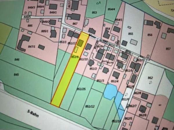 Immobilie in Kirchseeon - teilweise ren.bed. 7 Zimmer EFH auf großem Grundstück, Erweiterung oder Neubau möglich,//provisionsf - Bild 1