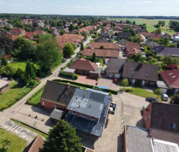 Immobilie in Hage - Solide Kapitalanlage im Mehrfamilienhaus in zentraler Ortslage. Drei Wohnungen. Attraktiver Rendite. - Bild 4