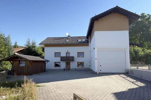 Immobilie in Arnbruck - Einfamilienhaus mit Nebengebäuden in Arnbruck - Bild 1