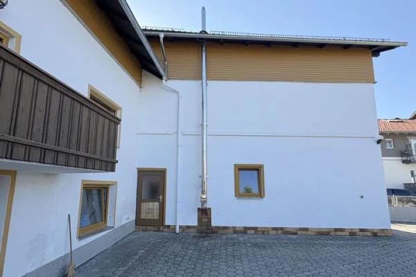 Immobilie in Arnbruck - Einfamilienhaus mit Nebengebäuden in Arnbruck - Bild 2
