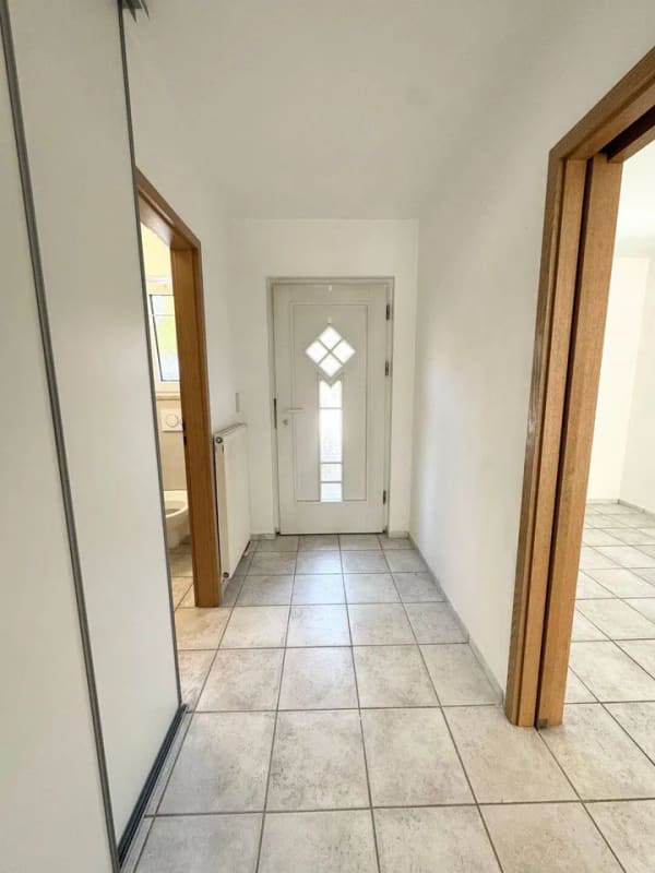 Immobilie in Ammerndorf - Sofort bezugsfrei ! Gepflegtes Reihenmittelhaus mit schönem Garten, Terrasse und ausgebautem Dachgeschoss - Bild 1
