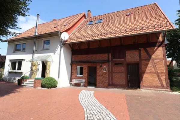 Immobilie in Sibbesse - Charmantes Einfamilienhaus mit Geschichte und Ausbaupotenzial - Bild 1