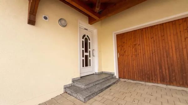 Immobilie in Laberweinting - Freistehendes Einfamilienhaus mit Doppelgarage in Laberweinting - Bild 2