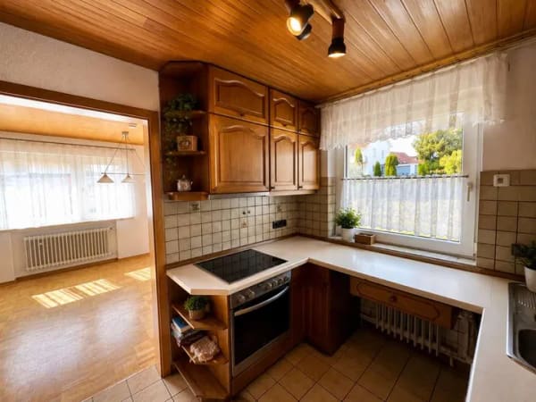 Immobilie in Deckenpfronn - Viel Grundstück, viel Platz, viele Möglichkeiten – Einfamilienhaus mit großem Garten in Deckenpfronn - Bild 4