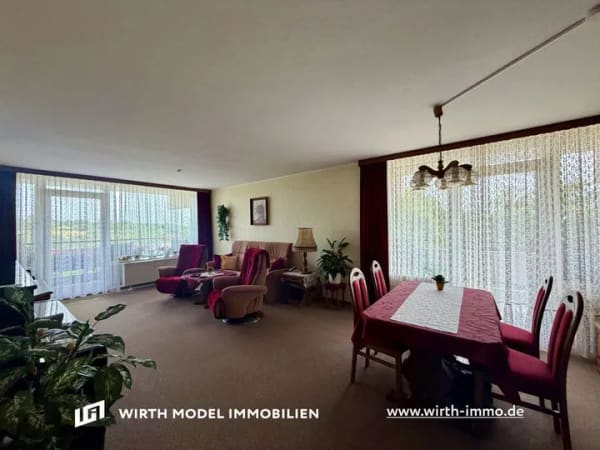 Immobilie in Schweinfurt - Lichtdurchflutete Drei-Zimmer-Wohnung mit zwei Balkonen und Tiefgaragenstellplatz in bester Lage - Bild 2