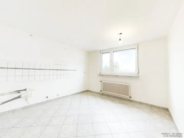 Immobilie in Oberasbach - Helle 2-Zimmer-Wohnung mit Balkon inkl. Tiefgaragenstellplatz - Bild 1